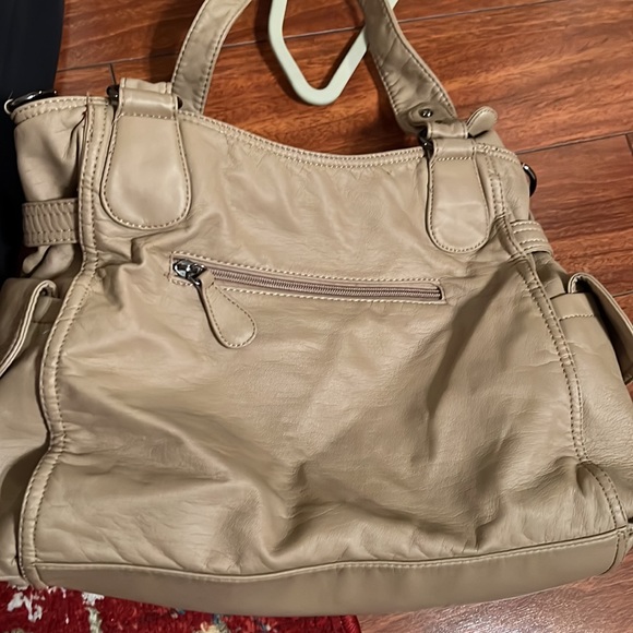 Angelkiss tan multi-pocket purse - Picture 2 of 8